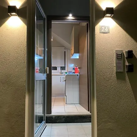 White Elephant Ground Floor Apartment *